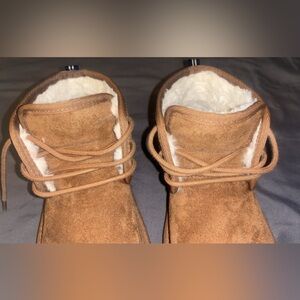 Nautica Tan Suede Boots with Cream Fur